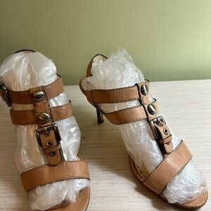 Coach genuine leather size 9 1/2 tan heeled sandals